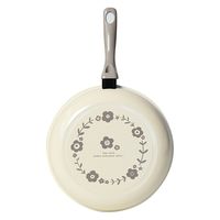 谷口金属工業 すべすべ超軽量フライパン26cm アイボリー 4582451310120 1個（直送品）