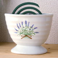 ネクスト 蚊取り線香ホルダー 陶器製 蚊取り線香ケース フラワー ラベンダー 488518 1個（直送品）