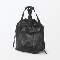 無印良品 立体メッシュ持ち手付き巾着 黒 Ｍ 約３３×１３×３１ｃｍ 良品計画