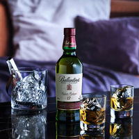 1827年創業スコッチウイスキー　バランタイン 17年　トリビュートリリース　700ml　ギフトカード　二重封筒／熨斗（御祝）（直送品）