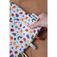 ウェーブ ニギニギハンカチ はらぺこあおむし フルーツ サファリ 482559 1個（直送品）