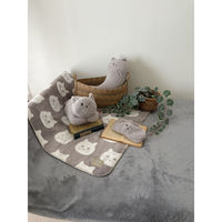 ティーライフ ネックピロー にゃふにゃふ へそ天まくら ネコ グレー 494275 1個（直送品）