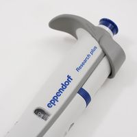 アズワン マイクロピペット(リサーチプラスF・容量固定タイプ) 250μL 出荷前検定付 2-4631-27-22 1本（直送品）