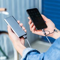 サンワダイレクト モバイルバッテリー（iPhone・Android対応・薄型・5000mAh・Lightning/microUSB/Type C対応）（直送品）