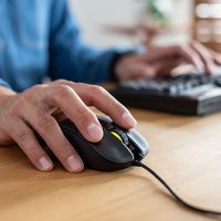 サンワダイレクト ゲーミングマウス（有線・100～12000DPI・キー割り当て・IR 光学式・PMW3360センサー・エルゴノミクスデザイン） 1個（直送品）