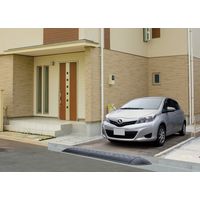 アイリスオーヤマ ゴム段差プレート 幅600×奥行320×高さ145mm 耐荷重約16t 静音 ブラック GDP-1560 １台