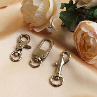 日本紐釦貿易(Nippon Chuko) 日本紐釦貿易 チャームキーホルダー　ゴールド　2個入　全長70mm　KD185-G　5袋（直送品）