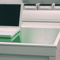 プラス デスクマット クリアータイプ 中（1190×690mm） 厚さ1.8mm 下敷き付 透明 40995