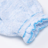 オカモト やさしい手 ブルー 洗体タオル（手袋型）