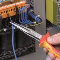 エスコ 200mm 絶縁ラジオペンチ(グリップ付/ストレート/メッキ) EA537KC-200 1丁（直送品）