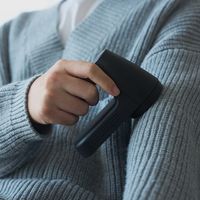 マクセルイズミ 毛玉取り器 2WAY充電交流式 ブラック KCーNW825ーK 1台