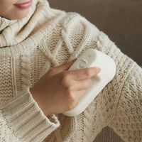 マクセルイズミ 毛玉取り器 2WAY充電交流式 アイボリー KCーNW825ーC 1台