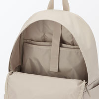 無印良品 肩の負担を軽くする 撥水リュックサック ライトベージュ タテ４３×ヨコ３２×マチ１４ｃｍ 良品計画