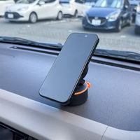MagSafe対応 車載ホルダー ダッシュボード用 真空吸着固定 Cタイプ ブラック MagSafe非対応機種・ケースも使える 車体固定補助（直送品）