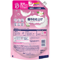 レノア 超消臭1WEEK 極やわ仕上げふんわりブロッサム 詰め替え 超メガ特大 1900mL 1セット（1個×4） 柔軟剤 P＆G