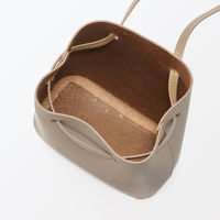 無印良品 ヌメ革 巾着バッグ グレイッシュブラウン タテ１９×ヨコ１６×マチ８ｃｍ 良品計画