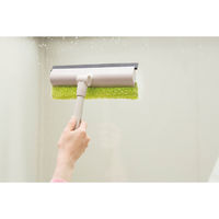 山崎産業 網戸・ガラスワイパー 首振り 伸縮柄 4903180179015 1箱(1本入)