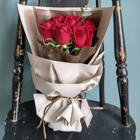 【生花】アデリー フリルブーケ　ルージュ　８本 DB-R8 1個（直送品）