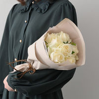 【生花】アデリー フリルブーケ　ピュア　８本 DB-PR8 1個（直送品）