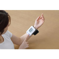 アイリスオーヤマ 血圧計 手首 メモリ60回 手首式血圧計 【管理医療機器認証】 BPW-102 1台