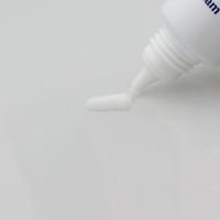 メンソレータム ハンドベール ビューティ プレミアムリッチネイル 12g ロート製薬株式会社