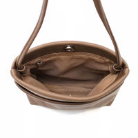 グリーンクロス 合皮シンプルポケットショルダー＿ＢＥ 621-7102 1個（直送品）