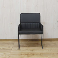 【軒先渡し】後藤家具物産 ワイドダイニングチェアー 肘付 ブラック DC-RZ-BK 1脚（直送品）