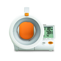 【アームイン式血圧計】オムロンヘルスケア 全自動血圧計 HEM-1000 ホワイト 1台