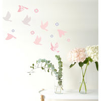 マッチングジャパン ウォールステッカー 手軽にDIY シールタイプ「まぶしい鳥たち/ピンク」 CO-10078-AS 1枚（直送品）