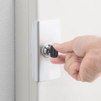 サンワダイレクト キーボックス（鍵ボックス・32本収納・鍵付き・壁固定・タグ付き・取っ手付き） 200-SL059 1個（直送品）