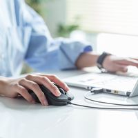 有線マウス　5ボタン　中型サイズ　ブルーLED　400-MA096　サンワサプライ　１個（直送品）