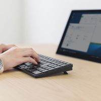 ワイヤレスキーボード　無線　パンタグラフ　コンパクト　フルサイズ　ブラック　400-SKB054　サンワサプライ　１個（直送品）