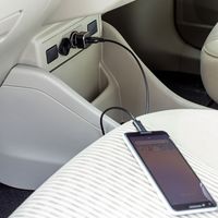 サンワサプライ カーチャージャー（1ポート・2.4A） CAR-CHR73U 1個（直送品）