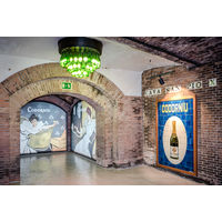 スペイン　コドルニウ クラシコ セコ スパークリングワイン　白　やや辛口　375ml 1本　日本酒類販売　カヴァ　カバ