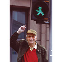 日本ユーテンシル アンペルマン ハンドタオル（GO） APFーHTG002 APF-HTG002 1枚（直送品）