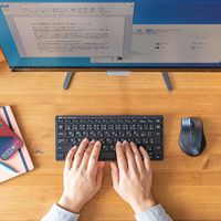 サンワサプライ ワイヤレスキーボード 無線 パンタグラフ 抗菌仕様 コンパクト ブラック SKB-WL36BK 1個（直送品）