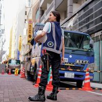 岡潮 空調付き安全ベスト(ウェアのみ)日本製超高耐光生地使用 20271 ネイビーM 20271-M 1着 535-8989（直送品）