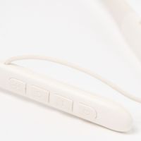 首掛けワイヤレスイヤホン アイボリー LAKOLE/ラコレ