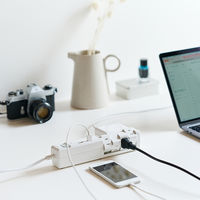 ファーゴ 延長コード 電源タップ AC 8個口 USB付き 1m ホワイト PT160408WH 1個