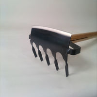 相田合同工場 草刈りレーキ つるホ―長爪 木柄 AD-447 1本（直送品）