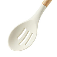 ベストコ CAROTE（カローテ） 穴あき 調理スプーン シリコン 木製 耐熱 アイボリー NM-5046 1個