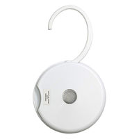 ヤザワコーポレーション 乾電池式人感明暗ナイトライトフック収納 NBSMN71WH 1個