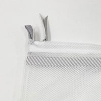 おしゃれで便利なまとめて洗える大物ネット フック付 1セット（3個）