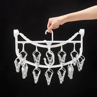 洗濯物が取り込みやすい角ハンガー　24ピンチ １セット（３個）