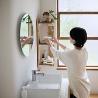 平安伸銅工業 浮かせる家具ブラケット 2本用 ホワイト 4977612364058 1個（直送品）