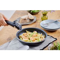 アイリスオーヤマ ダイヤモンドコートパン9点セット IH・ガス火対応 ブラックメタリック NTF-SEI9 1セット(9点入)（直送品）