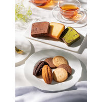 〈GODIVA〉パティスリー アソートメント 8個入 1箱 三越伊勢丹　紙袋付 手土産 ギフト 洋菓子　母の日　父の日　お中元