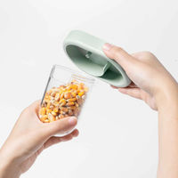 ルークラン 給餌器 小動物 ミオファン カクタスフィーダー ハムスター 鳥 ペット グリーン 441446 1個（直送品）