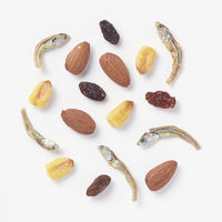 無印良品 素材の栄養おやつ カルシウム 小魚＆アーモンド １４０ｇ（２０ｇ×７袋） 良品計画