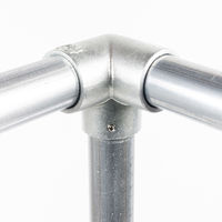 グリーンクロス 単管用ジョイント金具 Zタイプ コーナーY継ぎ Z-5-3Y 1個（直送品）